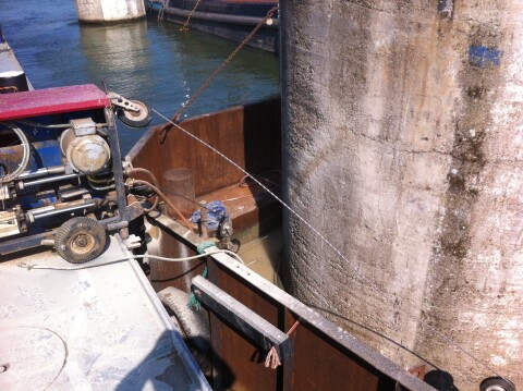 Zaagwerk betonnen poeren haven Maasbracht sept 2013 008