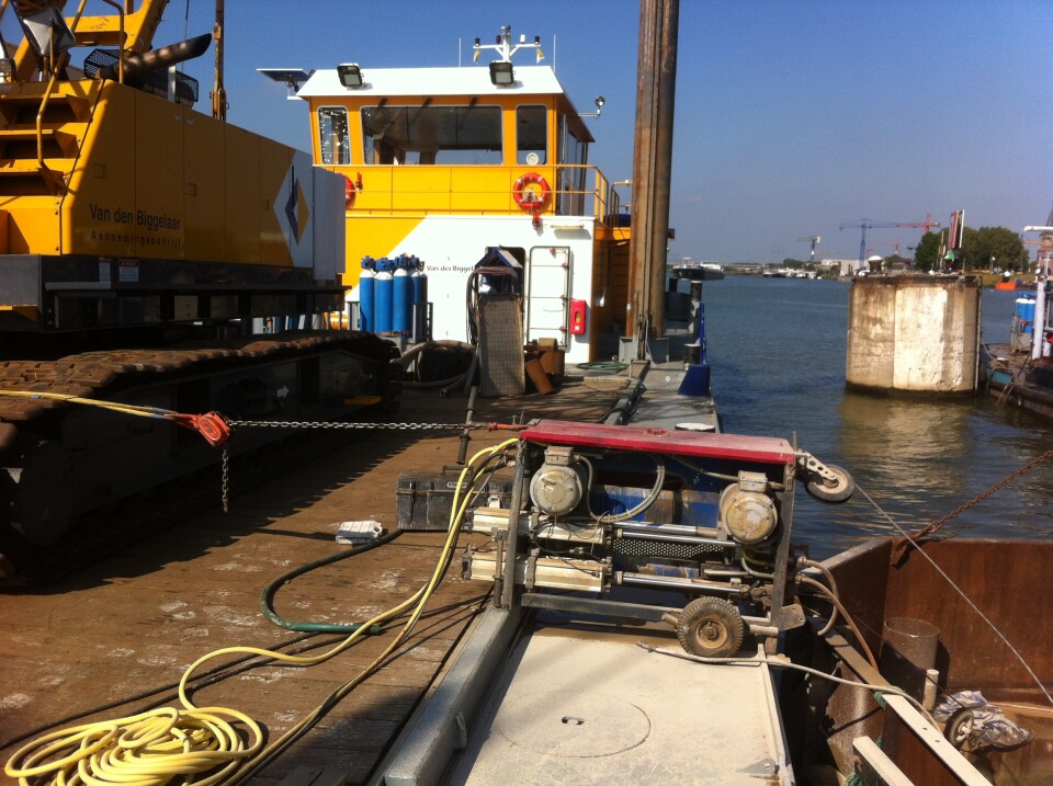 Zaagwerk betonnen poeren haven Maasbracht sept 2013 010