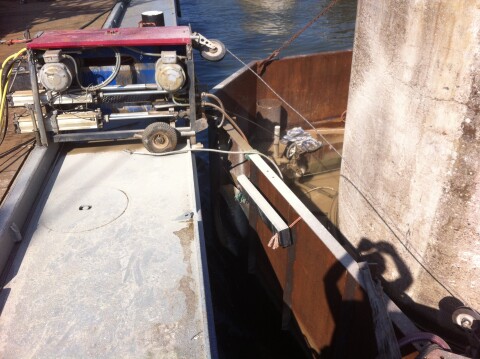 Zaagwerk betonnen poeren haven Maasbracht sept 2013 011