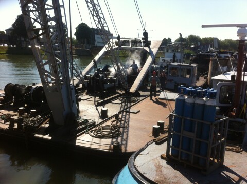 Zaagwerk betonnen poeren haven Maasbracht sept 2013 017