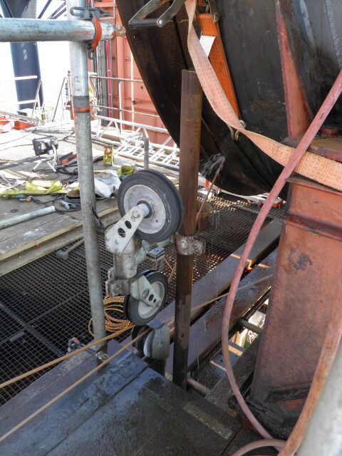 Zaagwerk betonnen poeren haven Maasbracht sept 2013 102